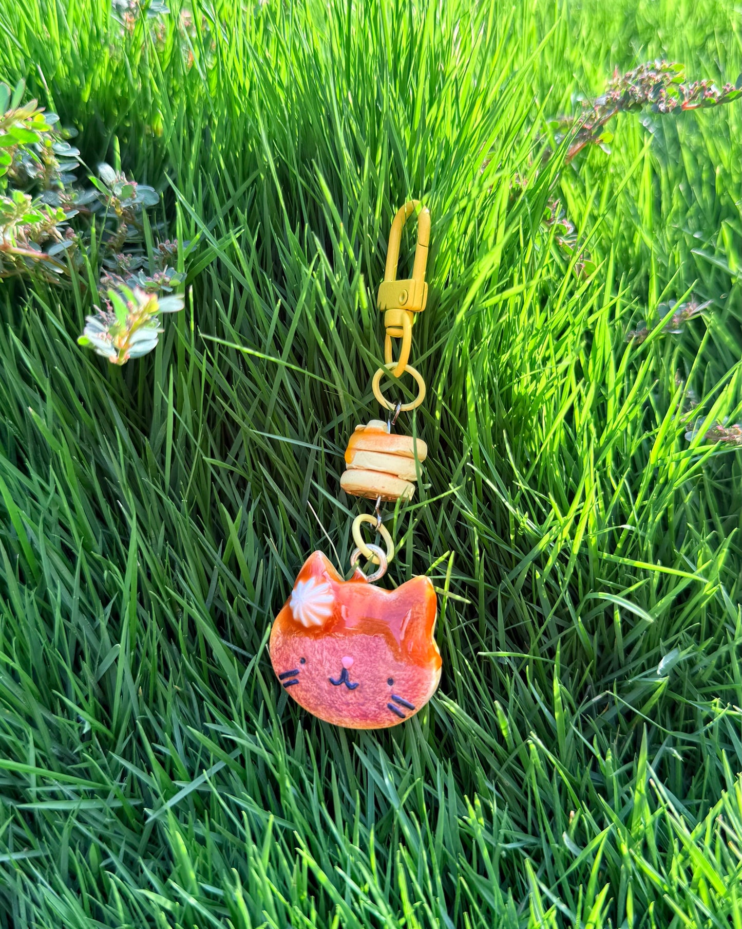 Cat-Pancake with Maple Syrup Drizzle (U-shaped yellow clasp)